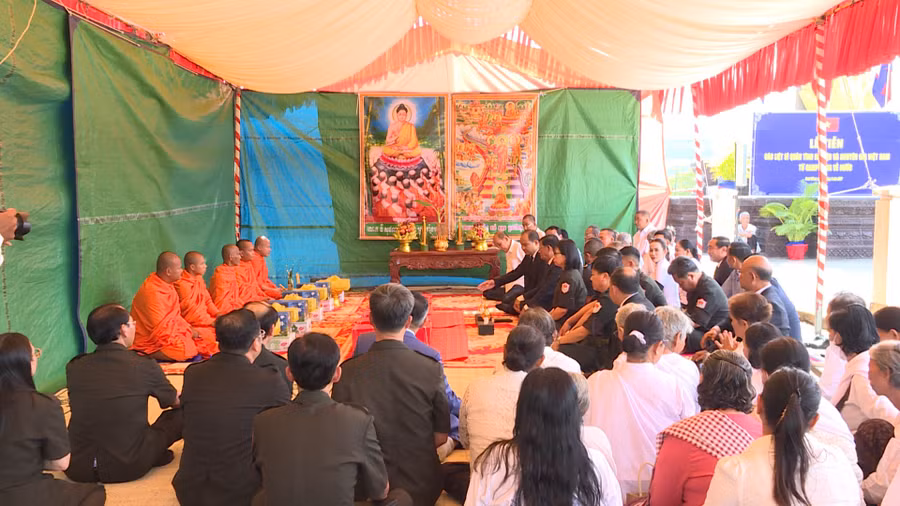 le-cau-sieu-cho-6-liet-sy-tai-tinh-preah-vihear.jpg