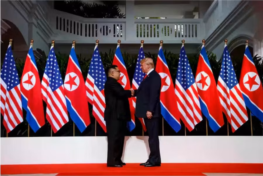 ong-kim-jong-un-trai-va-ong-trump-anh-aap.jpg