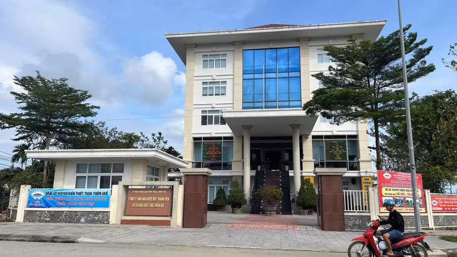 Công ty XSKT tỉnh Thừa Thiên - Huế có 100% vốn sở hữu nhà nước, trực thuộc UBND tỉnh Thừa Thiên - Huế.
