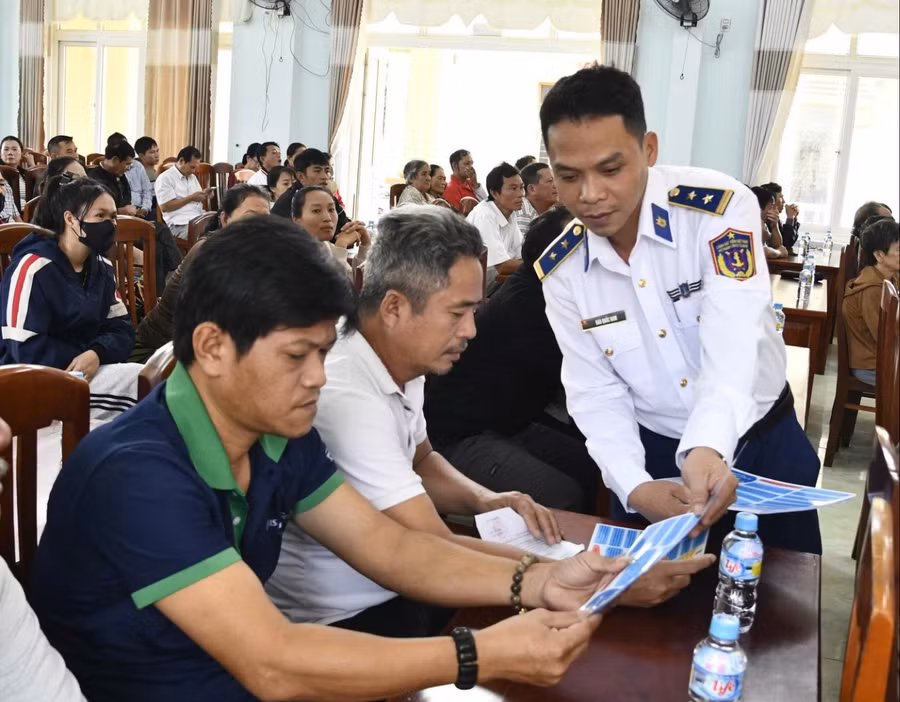 tuyen-truyen-iuu-7642.jpg