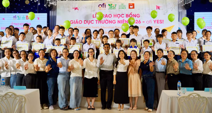 gia-lai-trao-hoc-bong-tiep-suc-den-truong-cho-72-con-em-nguoi-lao-dong-kho-khan.jpg