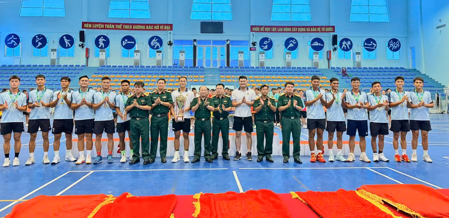 bo-chqs-tinh-gia-lai-vo-dich-mon-bong-chuyen-nam-tai-hoi-thao-tdtt-khoi-thi-dua-truc-thuoc-quan-khu.jpg