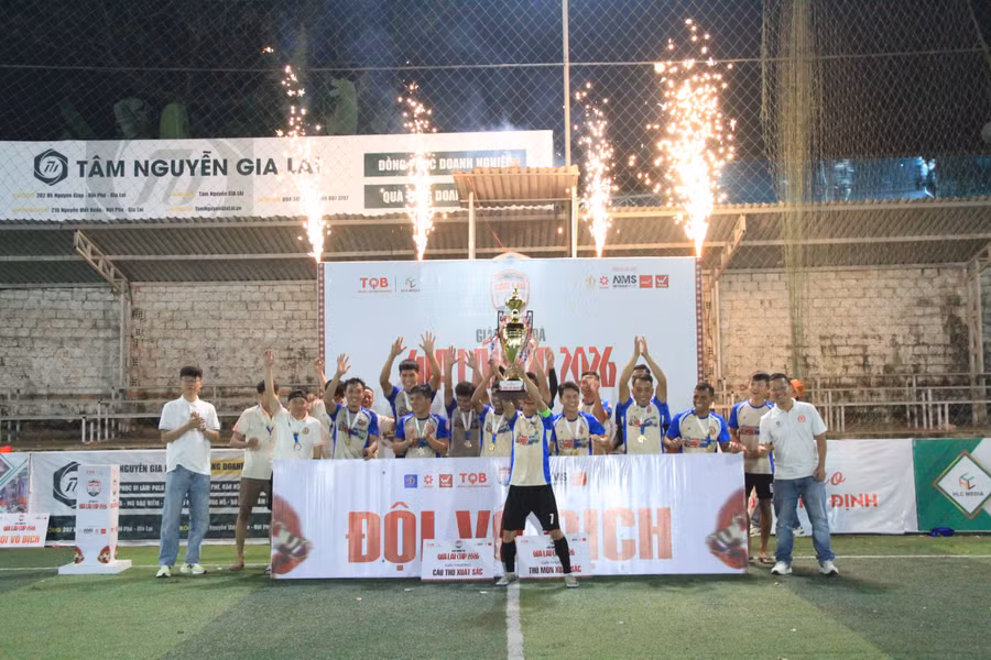 ngoc-nghia-fc-vo-dich-giai-bong-da-gia-lai-cup.jpg