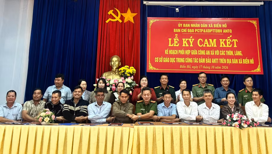 ky-ket-quy-che-phoi-hop-dam-bao-an-ninh-trat-tu-tren-dia-ban-xa-bien-ho.jpg