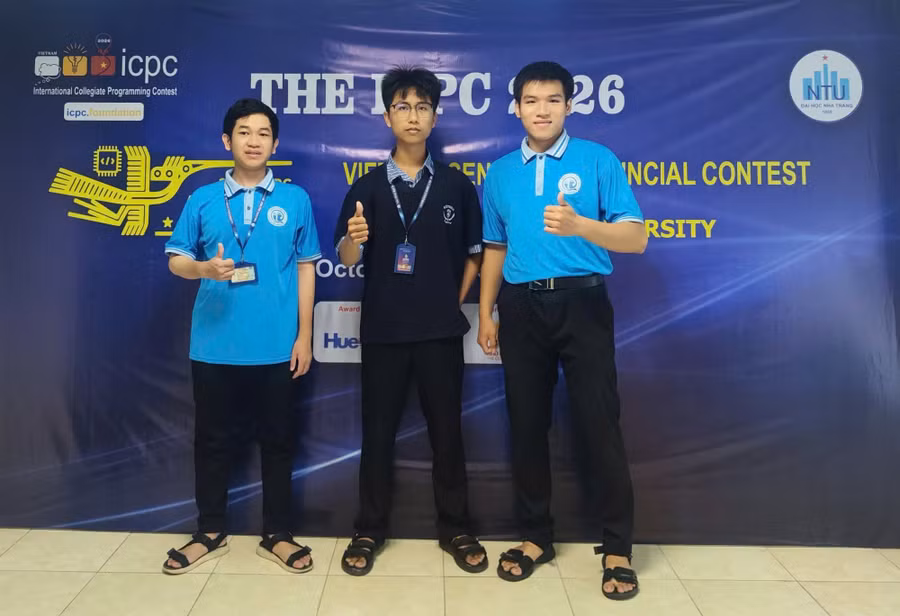 hai-doi-truong-dai-hoc-quy-nhon-gianh-giai-ba-tai-ky-thi-lap-trinh-sinh-vien-quoc-te-icpc-mien-trung.jpg