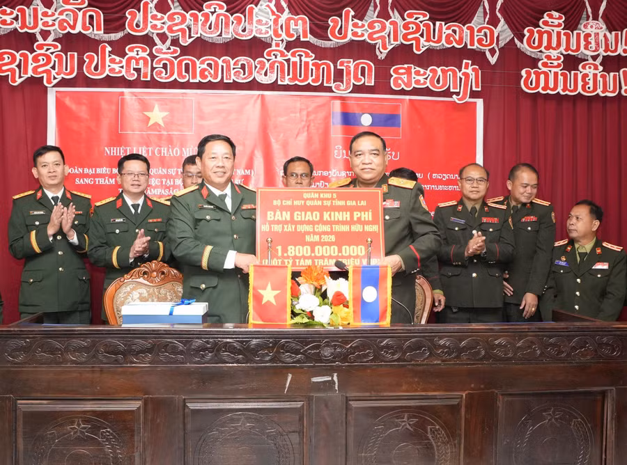 gia-lai-ho-tro-18-ty-dong-de-bo-chqs-tinh-champasak-xay-dung-cong-trinh-huu-nghi.jpg