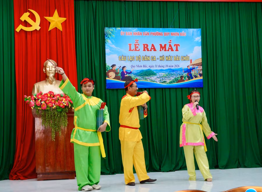 ra-mat-cau-lac-bo-nghe-thuat-bai-choi-phuong-quy-nhon-bac.jpg