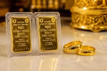 Vàng trong nước giảm 300.000 đồng/lượng