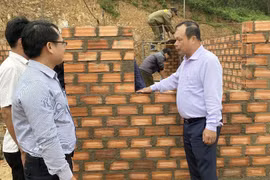 Xã Vân Canh, Canh Vinh phải hoàn thành việc sửa chữa, xây nhà sớm hơn 10 ngày so với kế hoạch của tỉnh.