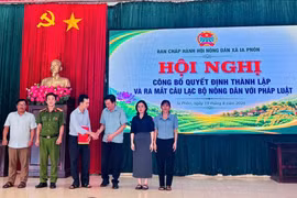 Ra mắt câu lạc bộ Nông dân với pháp luật tại xã Ia Pnôn