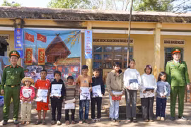 Mang “Xuân yêu thương – Tết sum vầy” đến làng Blo Dung