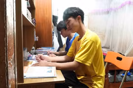 Chung tay giúp đỡ hai anh em mồ côi viết tiếp ước mơ con chữ