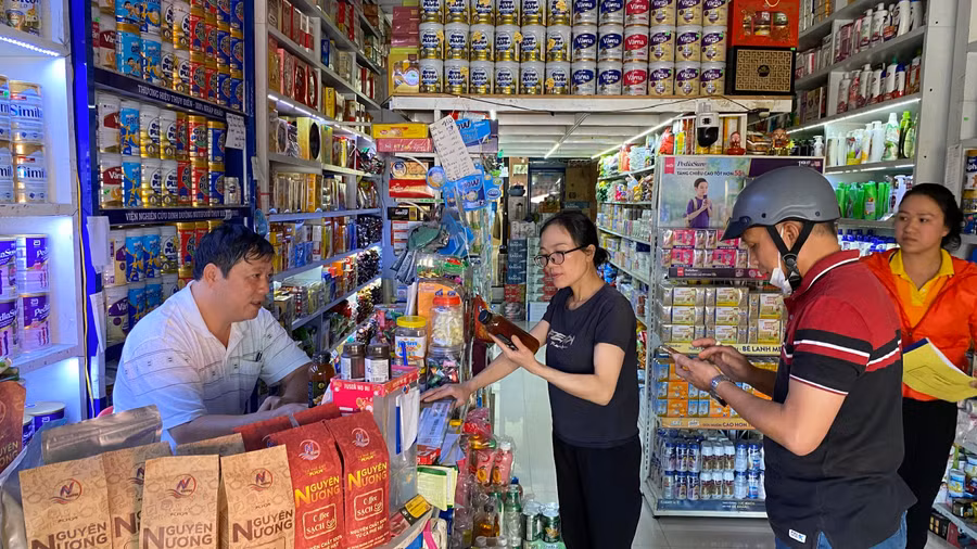 Chính sách giảm thuế GTGT góp phần giảm giá hàng hóa, kích cầu tiêu dùng, giảm chi phí đầu vào cho hoạt động sản xuất kinh doanh. Ảnh: Sơn Ca