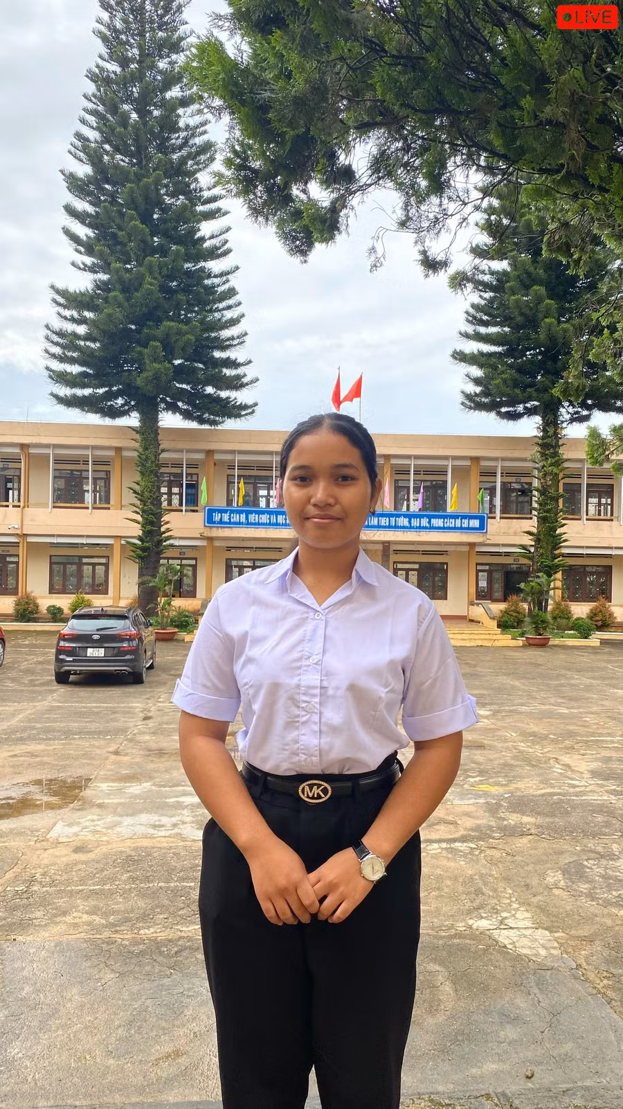 Em Rơchăm Khuyên, học sinh lớp 10B là một trong số 115 học sinh trúng tuyển lớp 10 Trường Phổ thông Dân tộc nội trú tỉnh Gia Lai. Ảnh: Sơn Ca