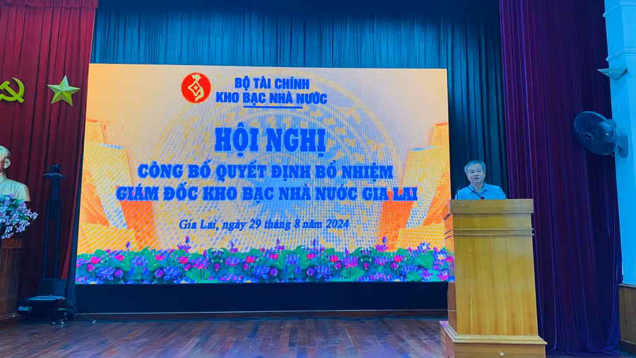 Phó Tổng Giám đốc KBNN Nguyễn Quang Vinh phát biểu tại buổi lễ. Ảnh: Sơn Ca