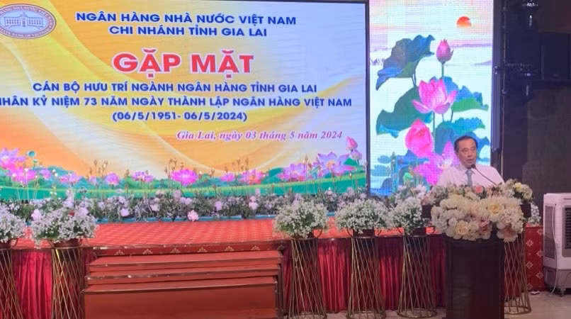 Ông Nguyễn Hữu Nghị-Bí thư Đảng ủy, Giám đốc Ngân hàng Nhà nước Chi nhánh tỉnh Gia Lai báo cáo một số kết quả nổi bật trong hoạt động ngân hàng. Ảnh: Sơn Ca