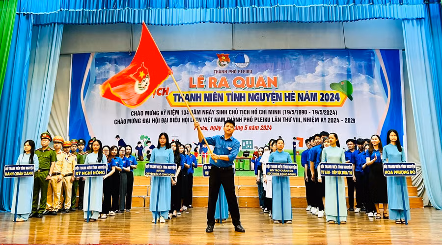 Thành Đoàn TP. Pleiku ra quân Chiến dịch thanh niên tình nguyện hè năm 2024. Ảnh: P.L