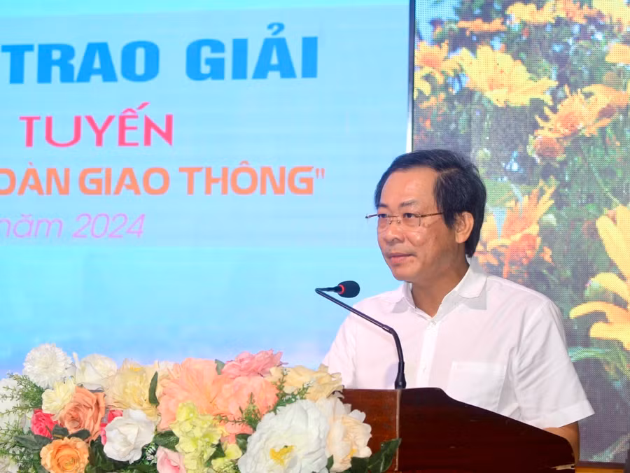 Phó Trưởng ban Thường trực Ban Tuyên giáo Tỉnh ủy Đỗ Tiến Đông phát biểu tại lễ trao giải và tổng kết cuộc thi trực tuyến “Tìm hiểu pháp luật về an toàn giao thông”. Ảnh: P.L