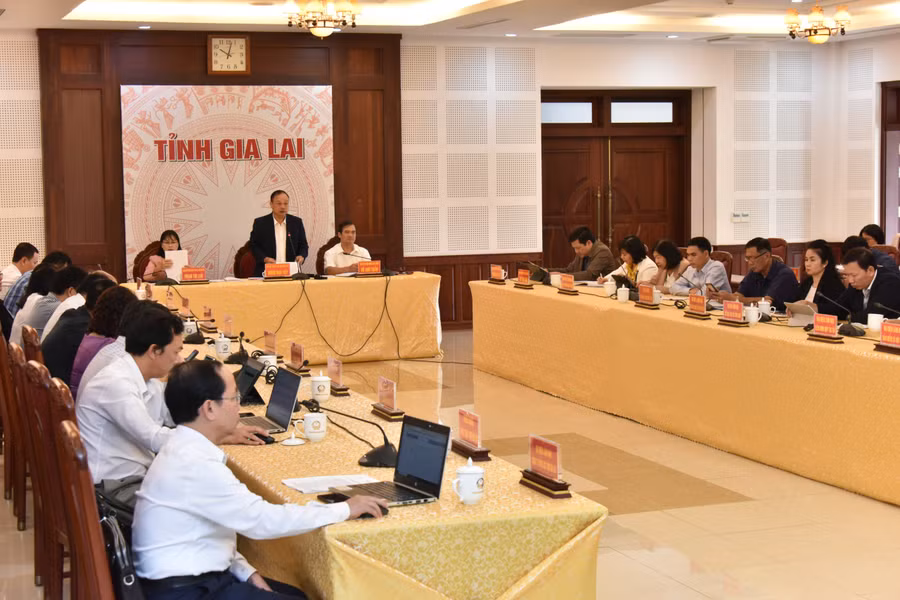 Quang cảnh hội nghị đối thoại tại điểm cầu UBND tỉnh. Ảnh: Đ.T Quang cảnh hội nghị đối thoại tại điểm cầu UBND tỉnh. Ảnh: Đ.T