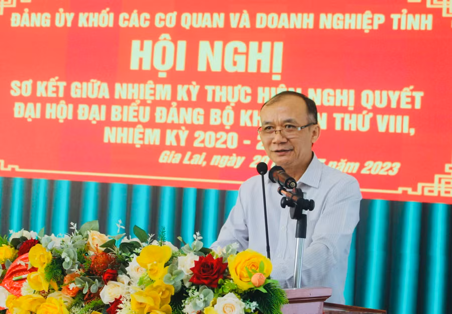 Bí thư Đảng ủy Khối Huỳnh Minh Thuận phát biểu kết luận hội nghị. Ảnh: P.L Bí thư Đảng ủy Khối Huỳnh Minh Thuận phát biểu kết luận hội nghị. Ảnh: P.L
