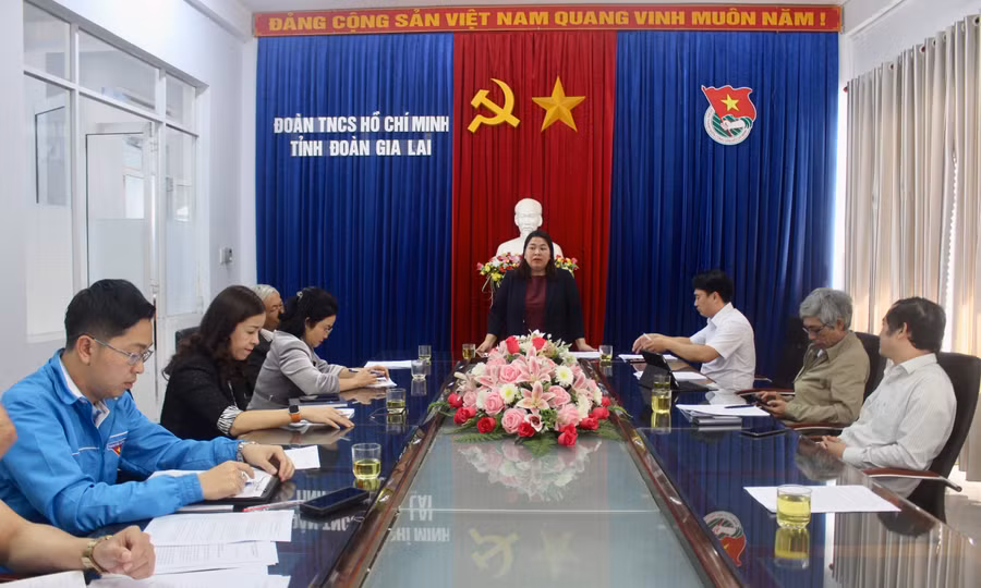 Quang cảnh cuộc họp. Ảnh: Phan Lài