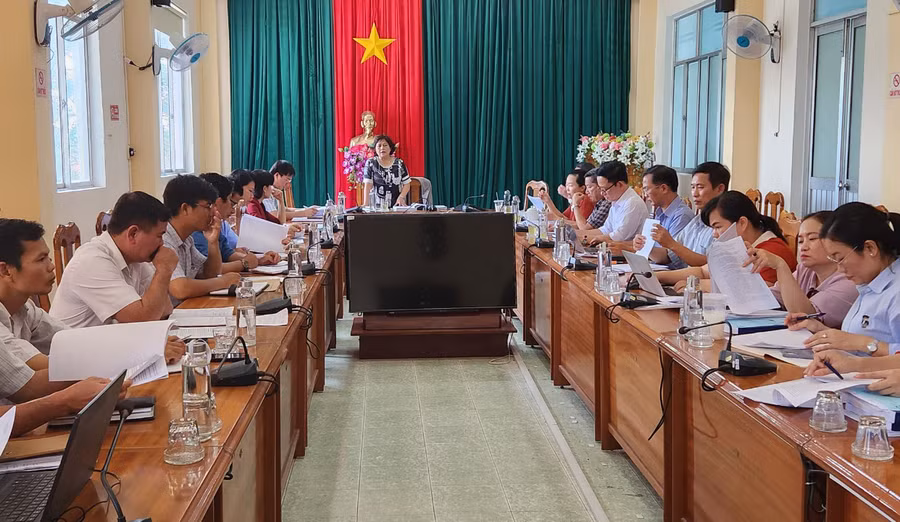 Quang cảnh buổi làm việc của đoàn giám sát HĐND tỉnh với UBND huyện Ia Pa. Ảnh: Ngọc Sang