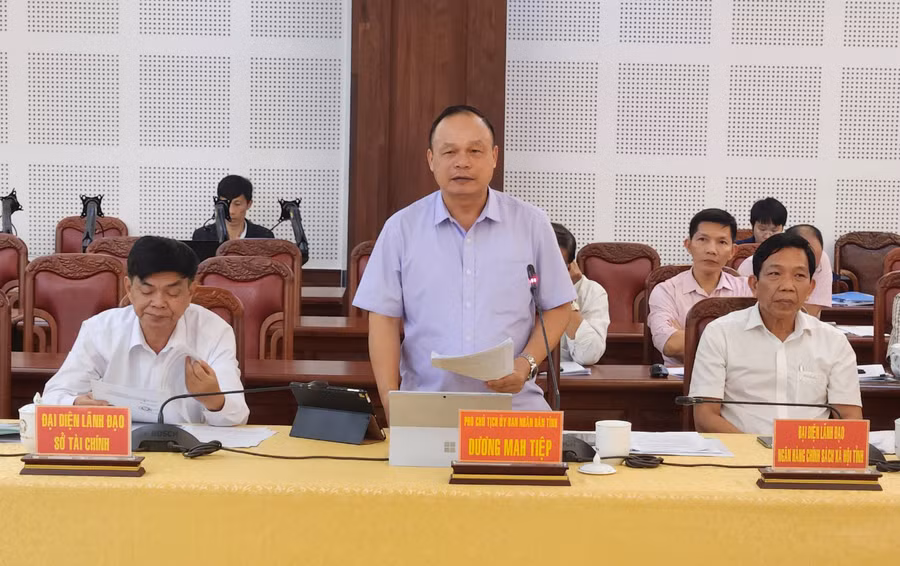 Phó Chủ tịch UBND tỉnh Dương Mah Tiệp phát biểu tại buổi làm việc. Ảnh: Ngọc Sang