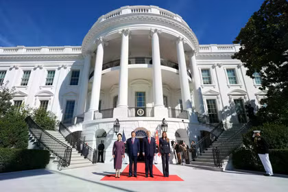 Tổng thống Mỹ Donald Trump đánh giá cuộc gặp Chủ tịch Trung Quốc Tập Cận Bình là "rất hiệu quả". Ảnh: AP