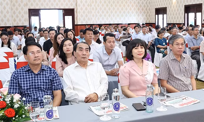 Các đại biểu tham dự buổi gặp mặt. Ảnh: NGUYỄN DŨNG
