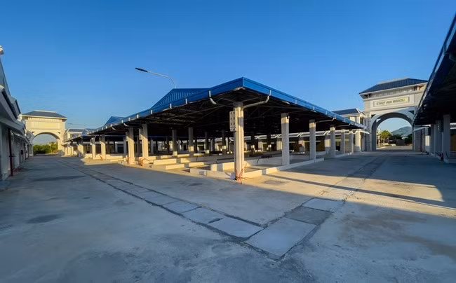 Chợ An Nhơn mới có đường nội bộ rộng, rất thuận tiện để vận chuyển hàng hóa.