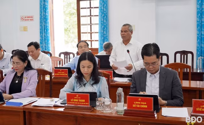 Ông Đinh Văn Lung - Trưởng Ban Dân tộc tỉnh, mong muốn huyện Vân Canh đẩy mạnh việc giải ngân vốn đầu tư công thực hiện Chương trình mục tiêu quốc gia phát triển KT-XH vùng đồng bào dân tộc thiểu số và miền núi. Ảnh: N.H