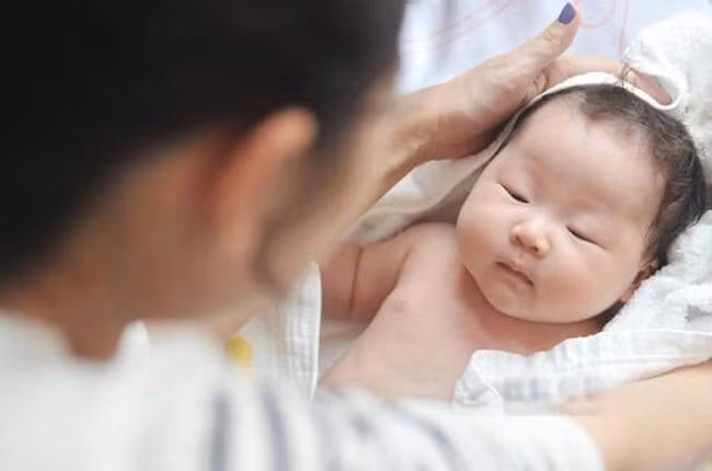 Bộ Y tế đề xuất không xử lý kỷ luật đối với đảng viên sinh con thứ 3 ảnh 1