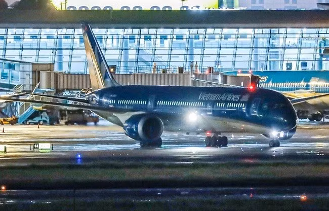 Máy bay Boeing 787-9 của hãng hàng không Vietnam Airlines được sử dụng để bay thẳng thường lệ đến Mỹ. (Ảnh: CTV/Vietnam+) Máy bay Boeing 787-9 của hãng hàng không Vietnam Airlines được sử dụng để bay thẳng thường lệ đến Mỹ. (Ảnh: CTV/Vietnam+)
