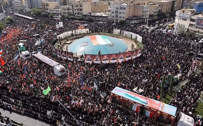 Iran tổ chức tang lễ ngày 28.6 cho 60 người tử vong trong xung đột vũ trang 12 ngày với Israel. Ảnh: Reuters.