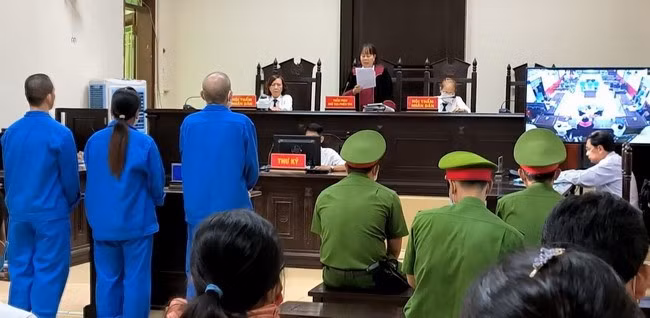 Quang cảnh phiên tòa xét xử một vụ án hình sự tại TAND tỉnh. Ảnh K.A