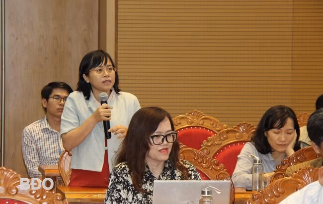 Đại diện Công ty CP Dược - Trang thiết bị y tế Bình Định chia sẻ hoạt động KH&CN tại đơn vị. Đại diện Công ty CP Dược - Trang thiết bị y tế Bình Định chia sẻ hoạt động KH&CN tại đơn vị.