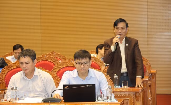 PGS.TS Nguyễn Đình Hiền, Phó Hiệu trưởng Trường ĐH Quy Nhơn chia sẻ giải pháp trong công tác phối hợp giữa nhà khoa học và DN nhằm đẩy mạnh ứng dụng, nhân rộng kết quả nghiên cứu, thử nghiệm vào sản xuất. PGS.TS Nguyễn Đình Hiền, Phó Hiệu trưởng Trường ĐH Quy Nhơn chia sẻ giải pháp trong công tác phối hợp giữa nhà khoa học và DN nhằm đẩy mạnh ứng dụng, nhân rộng kết quả nghiên cứu, thử nghiệm vào sản xuất.
