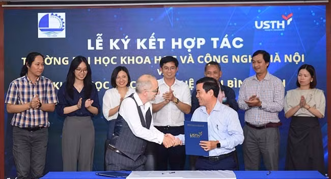 Quang cảnh lễ ký kết. Ảnh: USTH Quang cảnh lễ ký kết. Ảnh: USTH