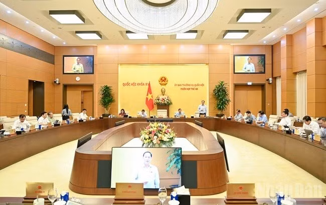 Quang cảnh phiên họp. (Ảnh: DUY LINH)