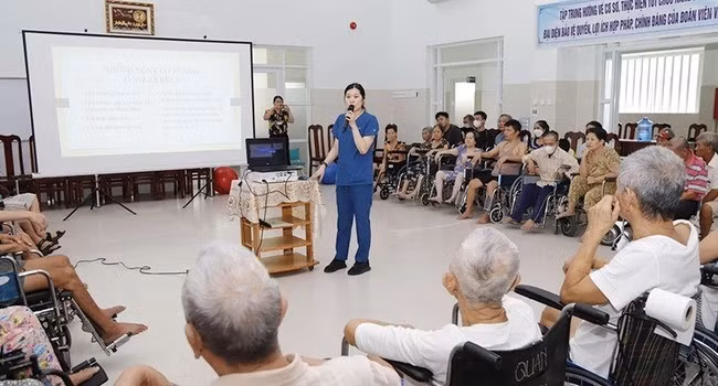 Bệnh viện Phục hồi chức năng tỉnh Tây Ninh tổ chức lớp tập huấn phục hồi chức năng cho người bệnh, người khuyết tật và người chăm sóc bệnh nhân. Bệnh viện Phục hồi chức năng tỉnh Tây Ninh tổ chức lớp tập huấn phục hồi chức năng cho người bệnh, người khuyết tật và người chăm sóc bệnh nhân.