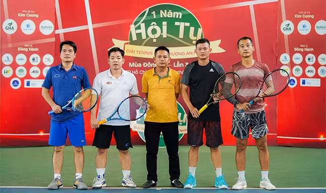 Sau 1 năm thành lập và hoạt động, Hội Tennis đồng hương An Nhơn đã tạo sân chơi lành mạnh, gắn kết tình đồng hương. Ảnh: Hội Tennis đồng hương An Nhơn