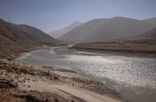 Sông Yarlung Tsangpo. Ảnh: EPA Sông Yarlung Tsangpo. Ảnh: EPA