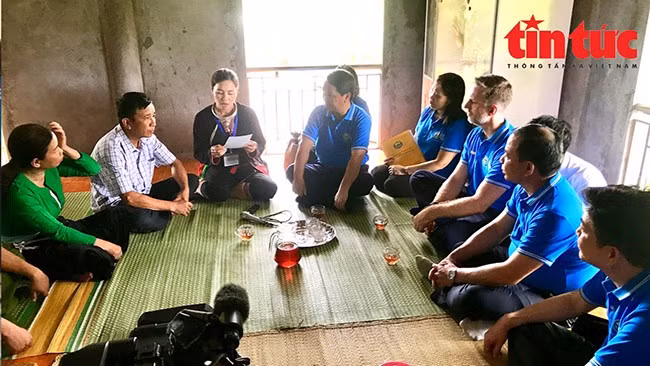Điều tra, thu thập thông tin về thực trạng kinh tế - xã hội của 53 dân tộc thiểu số năm 2024. Ảnh: Thế Đoàn.