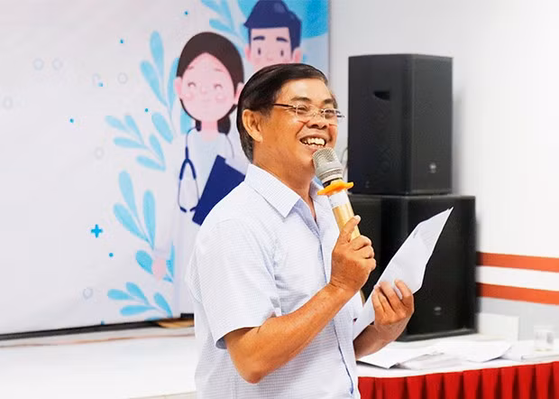Chuyên gia tư vấn Nguyễn Anh Tuấn: Mạnh dạn nhìn nhận vấn đề và cùng các em giải quyết, tôi thấy đã ít nhiều thành công trong việc giáo dục giới tính cho học sinh. Ảnh: M.H