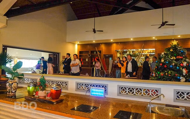 Tham quan khách sạn Avani Quy Nhon Resort. Ảnh: ĐOAN NGỌC
