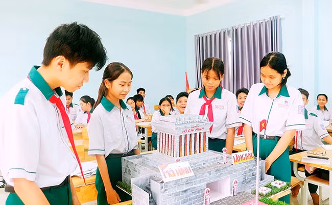Trường THCS Võ Xán tổ chức nhiều mô hình giáo dục STEM giúp học sinh khơi nguồn sáng tạo. Ảnh: HỒ ĐIỂM Trường THCS Võ Xán tổ chức nhiều mô hình giáo dục STEM giúp học sinh khơi nguồn sáng tạo. Ảnh: HỒ ĐIỂM