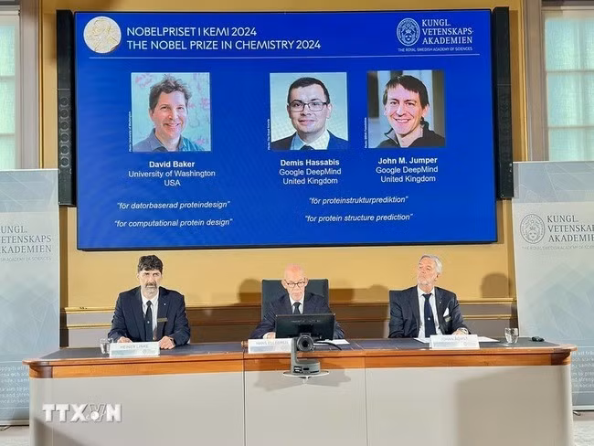 Lễ công bố giải Nobel Hóa học năm 2024 tại Viện Hàn lâm Khoa học Hoàng gia Thụy Điển ở Stockholm, ngày 9.10.2024. (Ảnh: AA/TTXVN) Lễ công bố giải Nobel Hóa học năm 2024 tại Viện Hàn lâm Khoa học Hoàng gia Thụy Điển ở Stockholm, ngày 9.10.2024. (Ảnh: AA/TTXVN)