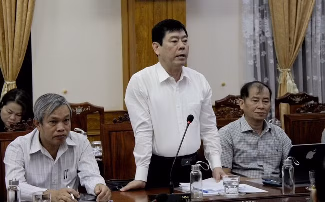Giám đốc Sở Tài chính Lê Hoàng Nghi góp ý kế hoạch thực hiện chuyển đổi số năm 2023, giai đoạn 2024 - 2025. Ảnh: TRỌNG LỢI