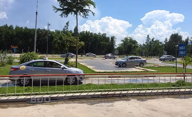 Các cơ sở đào tạo lái xe trên địa bàn tỉnh cơ bản đáp ứng tốt yêu cầu của Bộ GTVT. Các cơ sở đào tạo lái xe trên địa bàn tỉnh cơ bản đáp ứng tốt yêu cầu của Bộ GTVT.