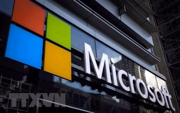 Logo của Microsoft tại tòa nhà ở New York City, Mỹ. (Ảnh: REUTERS/TTXVN)